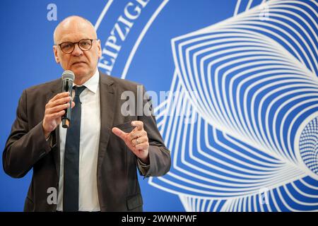 Leipzig, Allemagne. 21 mars 2024. Johannes Ebert, Secrétaire général du Goethe-Institut, est présent sur le stand de l'Ukraine à la Foire du livre de Leipzig. Crédit : Jan Woitas/dpa/Alamy Live News Banque D'Images