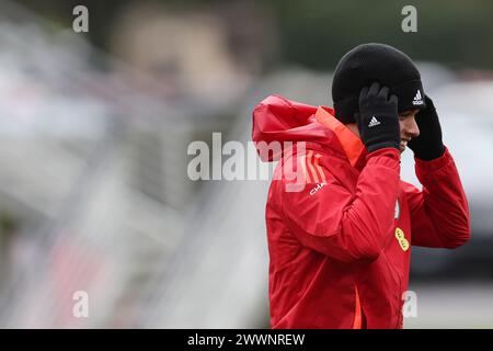 Cardiff, Royaume-Uni. 25 mars 2024. Brennan Johnson, du pays de Galles, lors de l'entraînement de l'équipe de football du pays de Galles à Hensol, Vale of Glamorgan, dans le sud du pays de Galles, le lundi 25 mars 2024. L'équipe s'entraîne avant le match de qualification de l'UEFA Euro 2024 contre la Pologne demain. photo par Andrew Orchard/Andrew Orchard photographie sportive/ Alamy Live News crédit : Andrew Orchard photographie sportive/Alamy Live News Banque D'Images