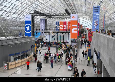 Leipziger Buchmesse 2024, Messe à Leipzig. Foto : Glashalle *** salon du livre de Leipzig 2024, salon du verre photo de Leipzig Banque D'Images