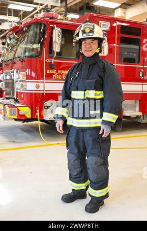 Hungpyo Rucci, le chef adjoint des pompiers de la garnison américaine Humphreys Direction des services d'incendie et d'urgence, pose pour une photo, le 28 février 2024, à l'intérieur de la caserne de pompiers 1 au Camp Humphreys. Rucci a récemment remporté le prix d'instructeur de feu de l'année au niveau du ministère de la Défense. Armée Banque D'Images