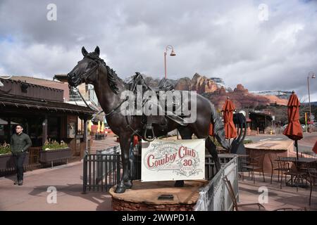 Sedona, Arizona. ÉTATS-UNIS 2/3/20.. Sedona Arizona Red Rock Country, cuisine fine, ruisseau de chêne immaculé, hébergement haut de gamme, boutiques pittoresques, sentiers de randonnée, Banque D'Images