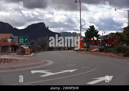 Sedona, Arizona. ÉTATS-UNIS 2/3/20.. Sedona Arizona Red Rock Country, cuisine fine, ruisseau de chêne immaculé, hébergement haut de gamme, boutiques pittoresques, sentiers de randonnée, Banque D'Images