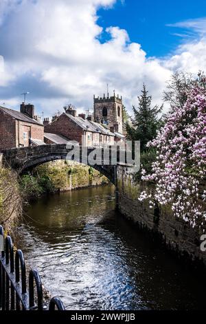 La rivière Yarrow coule à travers Croston, Lancashire. Banque D'Images