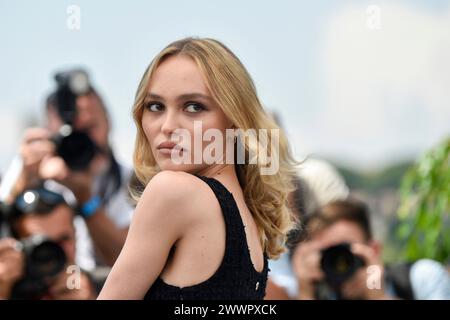 L’actrice Lily-Rose Depp posant lors du photocall de la série télévisée « The Idol » à l’occasion du Festival de Cannes le 23 mai 2023 Banque D'Images