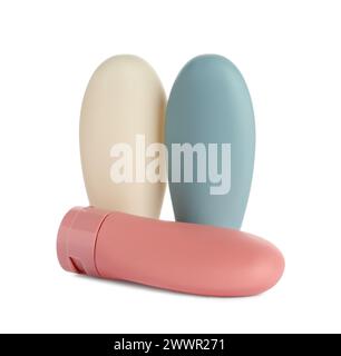 Kit de voyage cosmétique isolé sur blanc. Accessoires de bain Banque D'Images