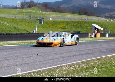 Circuit Mugello, Italie 24/03/2024 - 12h Mugello, série 24H. Course partie 2. Ferrari 488 GT3 de Pellin Racing en action sur circuit. Crédit photo : Fabio Pagani/Alamy Live News Banque D'Images