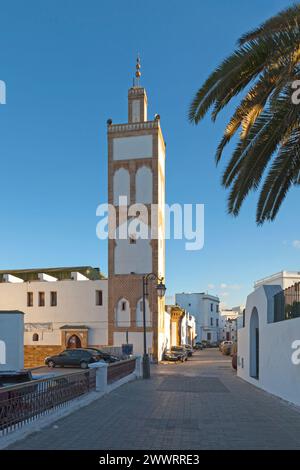 Casablanca, Maroc - 17 janvier 2019 : Mosquée Ould el-Hamra dans l'ancienne médina près du port. Banque D'Images