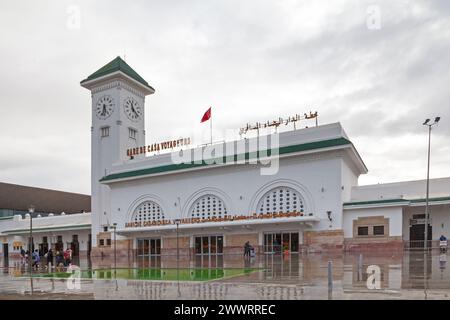 Casablanca, Maroc - 20 janvier 2019 : la gare Casa-voyageurs (arabe : محطة الدار البيضاء المسافرين) est une gare de l'ONCF située dans le centre-ville. T Banque D'Images