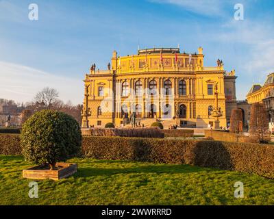 Le Rudolfinum - bâtiment néo-renaissance et siège de l'Orchestre Philharmonique tchèque, Prague, République tchèque Banque D'Images