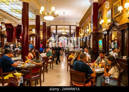 Café Tortoni, Avenida de Mayo, Buenos Aires, Argentine. Banque D'Images