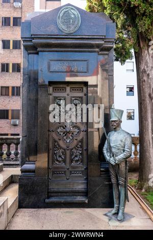 Beaux mausolées au cimetière de Recoleta, Buenos Aires, Argentine. Banque D'Images