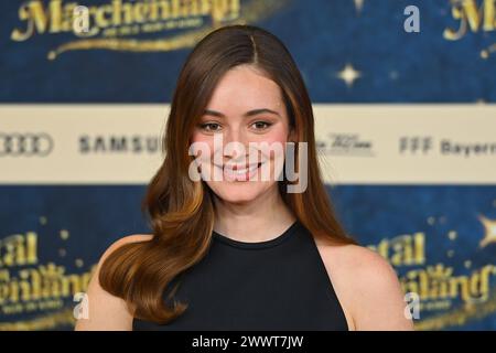 Maria EHRICH Schauspielerin, Einzelbild, angeschnittenes Einzelmotiv, Portraet, Portrait, Porträt. Roter Teppich,Red Carpert Weltpremiere von CHANTAL Im MAERCHENLAND AM 25.03.2024 im Mathaeser Kino in Muenchen. *** Maria EHRICH actrice , image unique,motif unique recadré,portrait,portrait,tapis rouge,tapis rouge première mondiale de CHANTAL Im MAERCHENLAND le 25 03 2024 au cinéma Mathaeser à Munich Banque D'Images