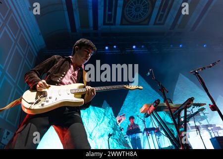 Newcastle, Royaume-Uni - 25 mars. Declan McKenna se produit à l'o2 City Hall de Newcastle devant une foule à guichets fermés lors de sa tournée « What Happened to the Beach ». Crédit photo : Jill O'Donnell/Alamy Live News Banque D'Images