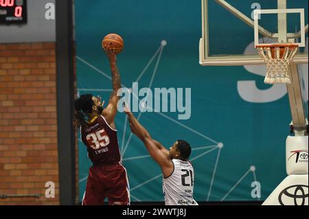 Caxias do Sul, Brésil. 25 mars 2024. Images du match entre Caxias do Sul Basquete contre Basquete Cearense, valable pour le 22ème tour de NBB 23/24, joué au SESI Gymnasium, à Caxias do Sul, RS, ce lundi (25). Crédit : Antônio Machado/FotoArena/Alamy Live News Banque D'Images