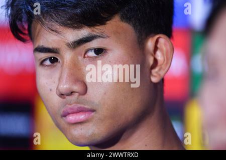 Bangkok, Thaïlande. 25 mars 2024. Suphanat Mueanta de Thaïlande vu lors de la conférence de presse d'avant-match au stade Rajamangala à Bangkok (photo par Amphol Thongmueangluang/SOPA images/SIPA USA) crédit : SIPA USA/Alamy Live News Banque D'Images