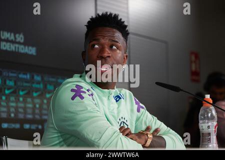 Madrid, Espagne. 25 mars 2024. Vinicius Junior du Brésil assiste à une conférence de presse à la veille du match amical international entre l’Espagne et le Brésil au Ciudad Real Madrid. Crédit : SOPA images Limited/Alamy Live News Banque D'Images