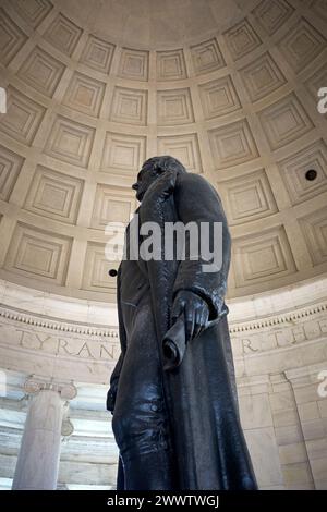 Intérieur du Jefferson Memorial construit en l'honneur de Thomas Jefferson, auteur principal de la Déclaration d'indépendance des États-Unis. Banque D'Images