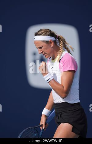 Miami, Floride, États-Unis. 25 mars 2024. Victoria Azarenka bat Katie Boulter (Grande-Bretagne) lors de la quatrième ronde de simples femmes au tournoi de tennis de Miami Open. Azarenka a gagné le match 7-5, 6-1. (Crédit image : © Richard Dole/ZUMA Press Wire) USAGE ÉDITORIAL SEULEMENT! Non destiné à UN USAGE commercial ! Crédit : ZUMA Press, Inc/Alamy Live News Banque D'Images