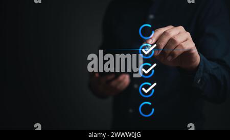 Enquête en ligne sur les réponses au questionnaire numérique et évaluation de la satisfaction des clients pour l'entreprise. Améliorations du marketing des données technologiques d'entreprise dans notre ser Banque D'Images