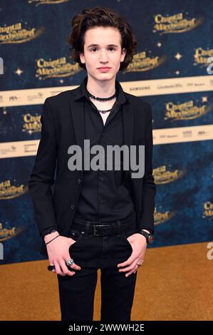Cooper Dillon BEI der Weltpremiere des Kinofilms Chantal im Märchenland im Mathäser Filmpalast. München, 25.03.2024 *** Cooper Dillon à la première mondiale du film Chantal im Märchenland au Mathäser Filmpalast Munich, 25 03 2024 Foto:XR.xHeinex/xFuturexImagex chantal muenchen 4348 Banque D'Images