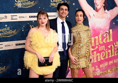 Jella Haase, Mido Kotaini und Gizem Emre BEI der Weltpremiere des Kinofilms Chantal im Märchenland im Mathäser Filmpalast. München, 25.03.2024 *** Jella Haase, Mido Kotaini et Gizem Emre lors de la première mondiale du film Chantal im Märchenland au Mathäser Filmpalast Munich, 25 03 2024 Foto:Xr.xHeinex/xFuturexImagex chantal muenchen 4380 Banque D'Images