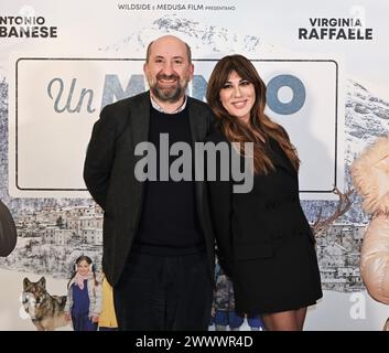 Milan, Italie Un film à part le monde de Riccardo Milani réalisateur avec Antonio Albanese et Virginia Raffaele protagonistes et invités dans la photo : Antonio Albanese, Virginia Raffaele Banque D'Images