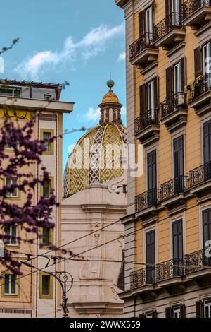 L'église de San Pietro Martire à Naples, Campanie, Italie. L'église est l'une des chapelles de l'Université de Naples. Banque D'Images