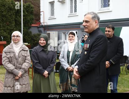 KIEV, UKRAINE - 23 MARS 2024 - L'ambassadeur extraordinaire et plénipotentiaire du Pakistan en Ukraine, Nadir Khan, est photographié lors d'un événement solennel en l'honneur de la Journée du Pakistan, Kiev, capitale de l'Ukraine. Banque D'Images