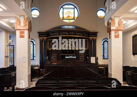 Sanctuaire intérieur vue de la synagogue Beit Rachel ou House of Rachel à Tbilissi, Géorgie. Banque D'Images