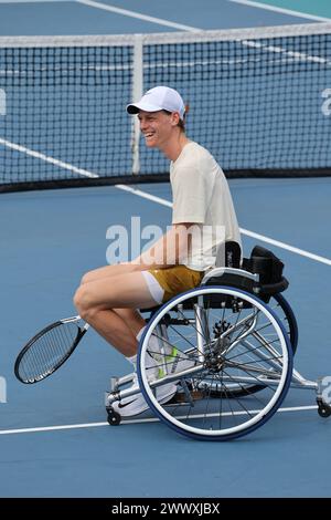 Miami Gardens, Floride, États-Unis. 25 mars 2024. Jannik Sinner le jour 9 de l'Open de Miami au Hard Rock Stadium le 25 mars 2024 à Miami Gardens, Floride. Credit : hoo Me.Com/Media Punch/Alamy Live News Banque D'Images