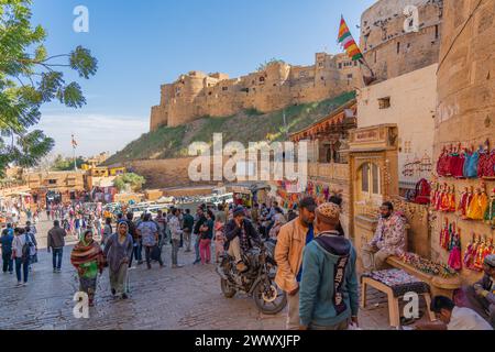 Jaisalmer, Inde - décembre 2023 : L'entrée du fort de Jaisalmer, la ville dorée du Rajasthan Banque D'Images