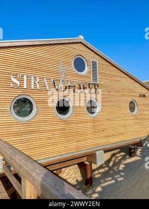 Die Nordseeinsel Sylt im März 26 03.24 : Die nördlichste Insel Deutschlands mit Meer, Dünen, Sand und Strand -- restaurant Strandhafer Wenningstedt Sylt Schleswig Holstein Deutschland *** L'île de Sylt en mer du Nord en mars 26 03 24 L'île la plus septentrionale d'Allemagne avec mer, dunes, sable et plage Restaurant Strandhafer Wenningstedt Sylt Schleswig Holstein Allemagne Foto 09.03.24, 15 35 32 Banque D'Images