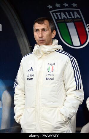 Ferrara, Italie. 26 mars 2024. L'entraîneur-chef italien Carmine Nunziata avant le championnat d'Europe des moins de 21 ans 2025 match de qualification entre l'Italie et Turkiye au stade Paolo Mazza - Sport, Football - Ferrare, Italie - mardi 26 mars 2024 (photo Massimo Paolone/LaPresse) crédit : LaPresse/Alamy Live News Banque D'Images