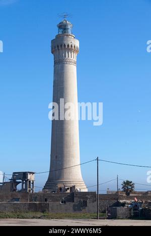 Le phare El Hank est un phare situé sur le cap El Hank, à l'ouest du port de Casablanca (région Casablanca-Settat - Maroc). Banque D'Images