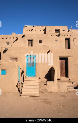 NM00683-00....NOUVEAU MEXIQUE -North House, Taos Pueblo terre tribale. Banque D'Images