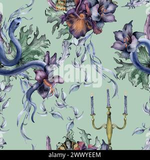 Motif floral gothique sans couture avec serpent isolé sur bleu. Fleur d'iris violet et aquarelle de lis noir. Décoration d'art botanique pour mariage noir, Banque D'Images