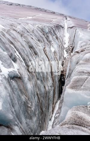 Surface de glace du glacier Hermoso sur le volcan Cayambe Banque D'Images