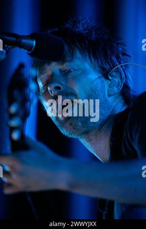 Thom Yorke, chanteur principal du groupe Radiohead se produit avec le groupe au Comcast Center de Mansfield, Massachusetts, le 13 août 2008. Banque D'Images