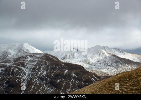 Beinn Ghlas et Ben Lawers vus depuis l'ascension de Meall nan Tarmachan Banque D'Images