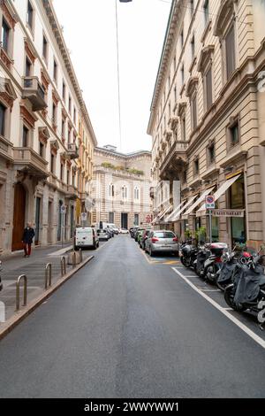 Milan, Italie - Mars 30 : le Quadrilatero della moda ou via Montenapoleone est un quartier commerçant haut de gamme dans le centre de Milan, en Italie. Banque D'Images