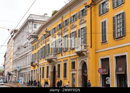 Milan, Italie - Mars 30 : le Quadrilatero della moda ou via Montenapoleone est un quartier commerçant haut de gamme dans le centre de Milan, en Italie. Banque D'Images