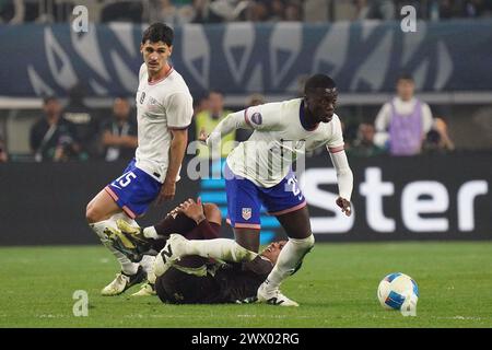 Arlington, États-Unis. 24 mars 2024. 24 mars 2024, Arlington, Texas : L'attaquant des États-Unis Tim Weah contrôle le ballon lors de la finale de la CONCACAF Nations League jouée au AT&T Stadium. Le 24 mars 2024, Arlington, Texas. Les États-Unis ont remporté le Mexique la finale 2-0. (Photo de Javier Vicencio/Eyepix Group/SIPA USA) crédit : SIPA USA/Alamy Live News Banque D'Images