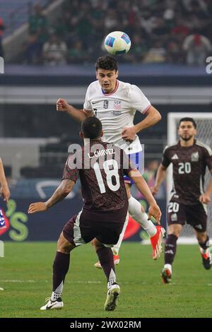 Arlington, États-Unis. 24 mars 2024. 24 mars 2024, Arlington, Texas : L'attaquant des États-Unis Gio Reyna prend la tête lors de la finale de la Ligue des Nations de la CONCACAF jouée au AT&T Stadium. Le 24 mars 2024, Arlington, Texas. Les États-Unis ont remporté le Mexique la finale 2-0. (Photo de Javier Vicencio/Eyepix Group/SIPA USA) crédit : SIPA USA/Alamy Live News Banque D'Images