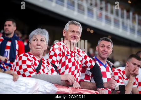 Le Caire, Égypte. 26 mars 2024. LE CAIRE, EGYPTE - MARS 26 : un fan de Croatie montre son soutien lors du match FIFA Series 2024 Egypte entre l'Egypte et la Croatie au Nouveau stade de la capitale administrative le 26 mars 2024 au Caire, Egypte. Photo : Matija Habljak/PIXSELL crédit : Pixsell/Alamy Live News Banque D'Images