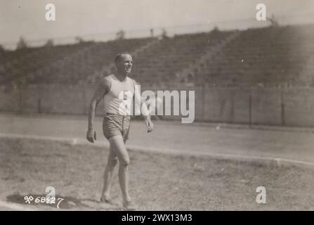 Essais olympiques à Jefferson Barracks, dans le Moya 1st Lieut. Scott, D.M., Département de l'est, vainqueur de la course d'un mile CA. probablement 1920 Banque D'Images