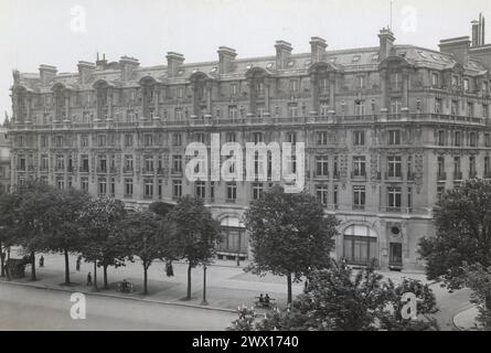 Hôtel Elysee Palace, vue de face depuis l'avenue des champs Elysées, Paris France CA. 1918 Banque D'Images