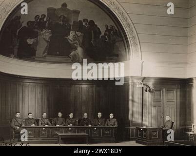 Légende originale : cours martiales générales convoquées le 10 juin 1918 en session ; Palais de Justice ; Tours France CA. 1918 Banque D'Images