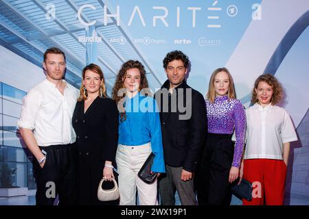 Premiere ARD Serie - CharitÃ Max Wagner, Nina Gummich, Klara Deutschmann, Timur Isik, Judith Neumann und Angelina Häntsch BEI der Premiere der 4. Staffel der ARD Serie Charite AM 26.03.2024 à Berlin. *** Première série ARD CharitÃ Max Wagner, Nina Gummich, Klara Deutschmann, Timur Isik, Judith Neumann et Angelina Häntsch lors de la première de la 4ème saison de la série ARD Charite le 26 03 2024 à Berlin Copyright : xEventpressxKochanx Banque D'Images
