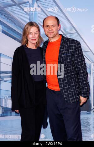 Premiere ARD Serie - CharitÃ Jenny Schily und Moritz Führmann BEI der Premiere der 4. Staffel der ARD Serie Charite AM 26.03.2024 à Berlin. *** Première série ARD CharitÃ Jenny Schily et Moritz Führmann à la première de la 4ème saison de la série ARD Charite le 26 03 2024 à Berlin Copyright : xEventpressxKochanx Banque D'Images