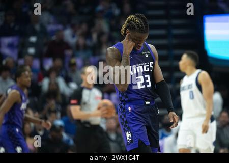 Sacramento, Californie, États-Unis. 26 mars 2024. Keon Ellis (23 ans), garde des Kings de Sacramento, réagit après avoir manqué une passe lors d'un match au Golden 1 Center le mardi 26 mars 2024 à Sacramento. (Crédit image : © Paul Kitagaki Jr./ZUMA Press Wire) USAGE ÉDITORIAL SEULEMENT! Non destiné à UN USAGE commercial ! Banque D'Images